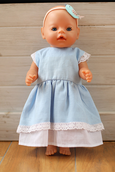 Кукольное платье голубого цвета с коротким рукавом